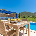 Bezirgan Village 2 Bedroom Vilă Kalkan