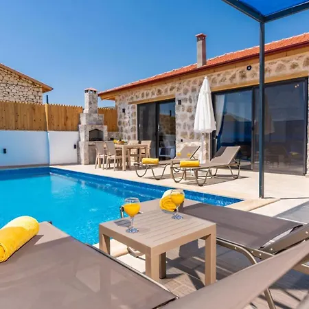 Bezirgan Village 2 Bedroom * Kalkan