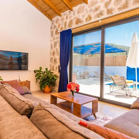 Bezirgan Village 2 Bedroom فيلة *